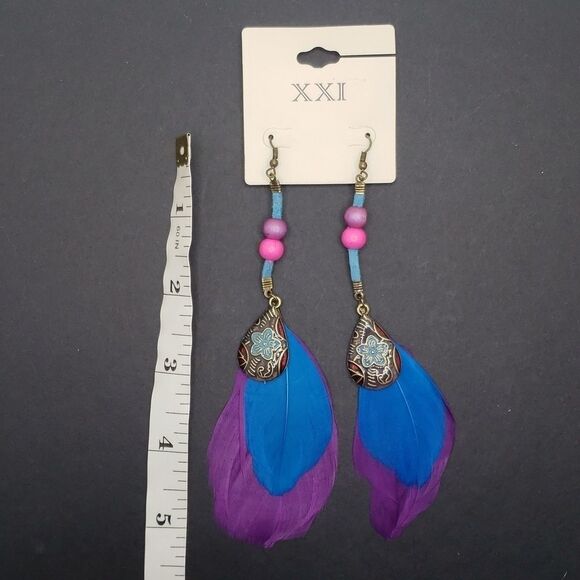 purple blue feather Earrings with wooden beaded Bohemian accessory - Picture 4 of 4
